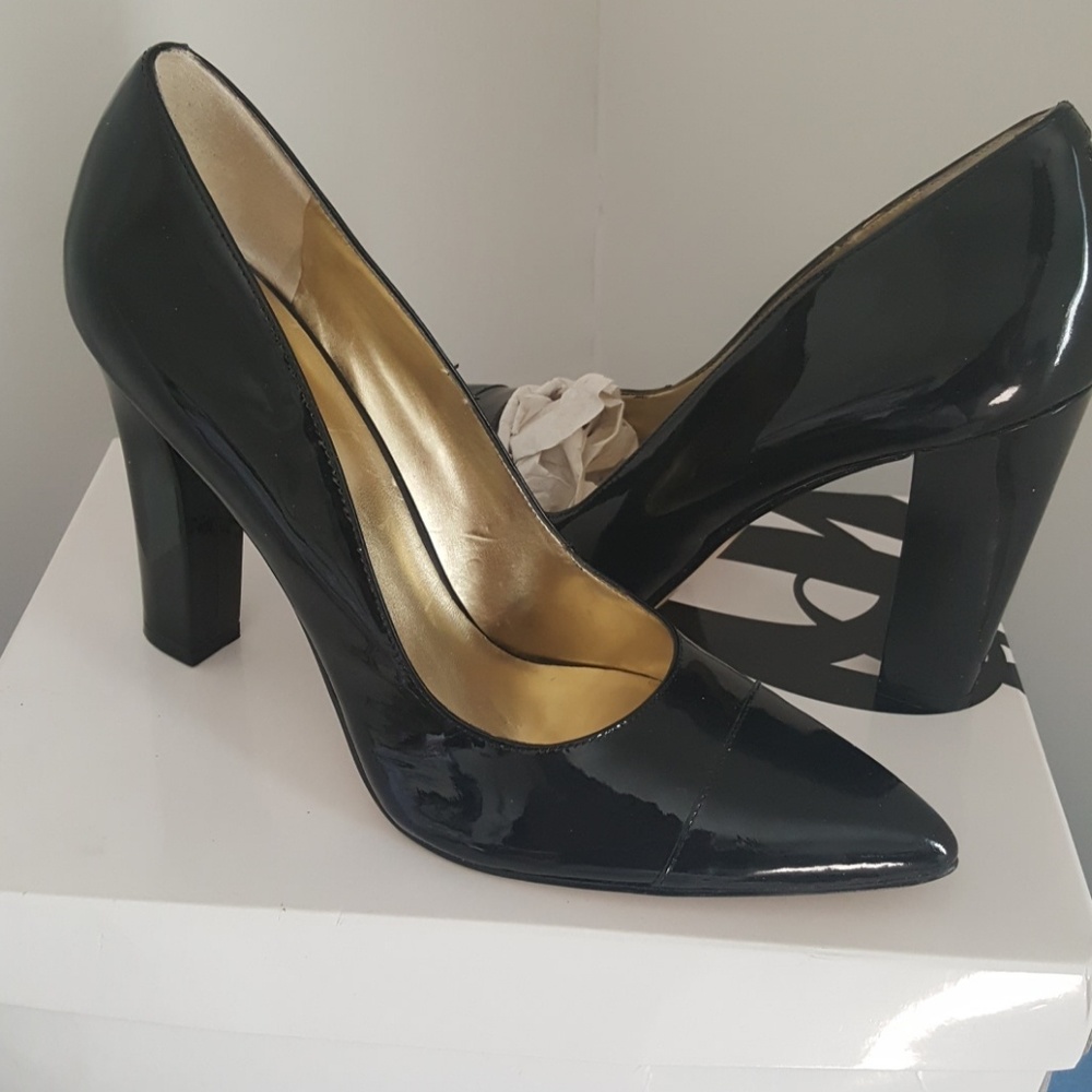 15:07  - NINE WEST Black Patent Block Heel Pumps